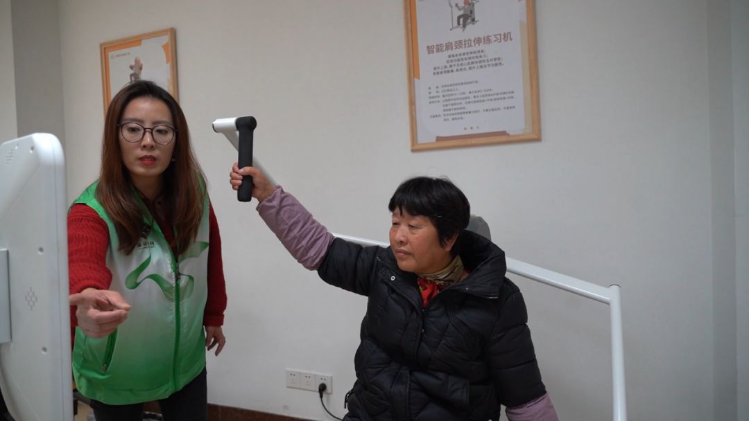 365体育唯一入口：配备适老运动器材“银发族”又有健身好去处啦！(图2)