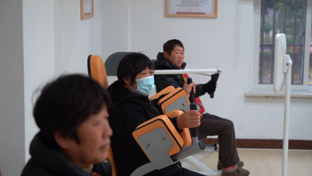 365体育唯一入口：配备适老运动器材“银发族”又有健身好去处啦！(图3)