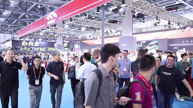365体育（bet）：【2025中国国际体育用品博览会】健身领域产品细分宁津普拉提器材闪耀国际舞台(图2)