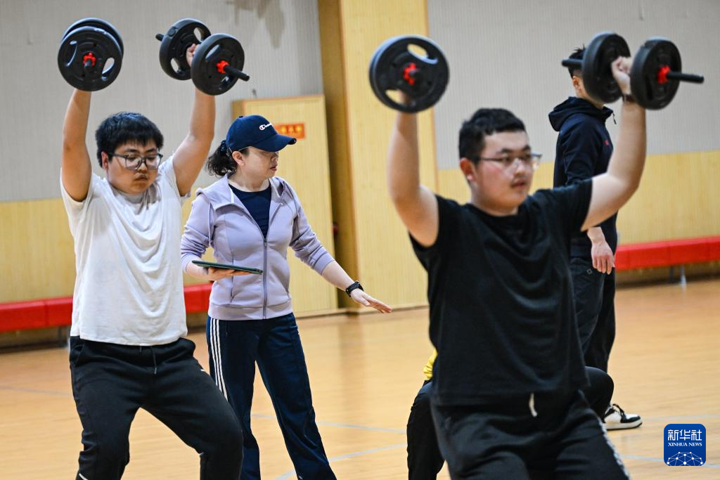 365体育（bet）：一所大学的“体重管理术”(图5)