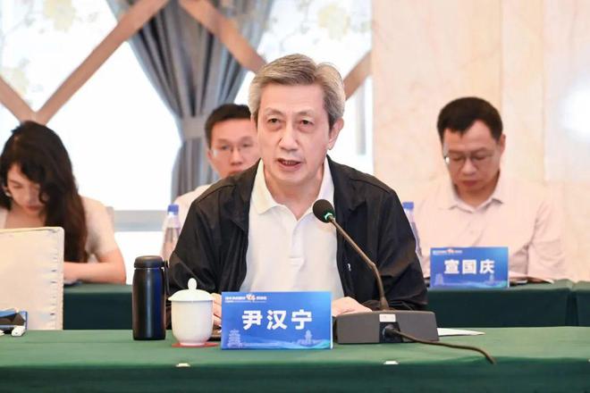 365体育唯一入口：共襄支点建设与中部崛起盛举——湖北支点建设智库恳谈会中部专场举办(图1)