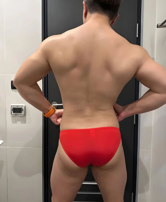 365体育（bet）：6个“臀+腿”训练动作强化你的下半身力量！(图2)