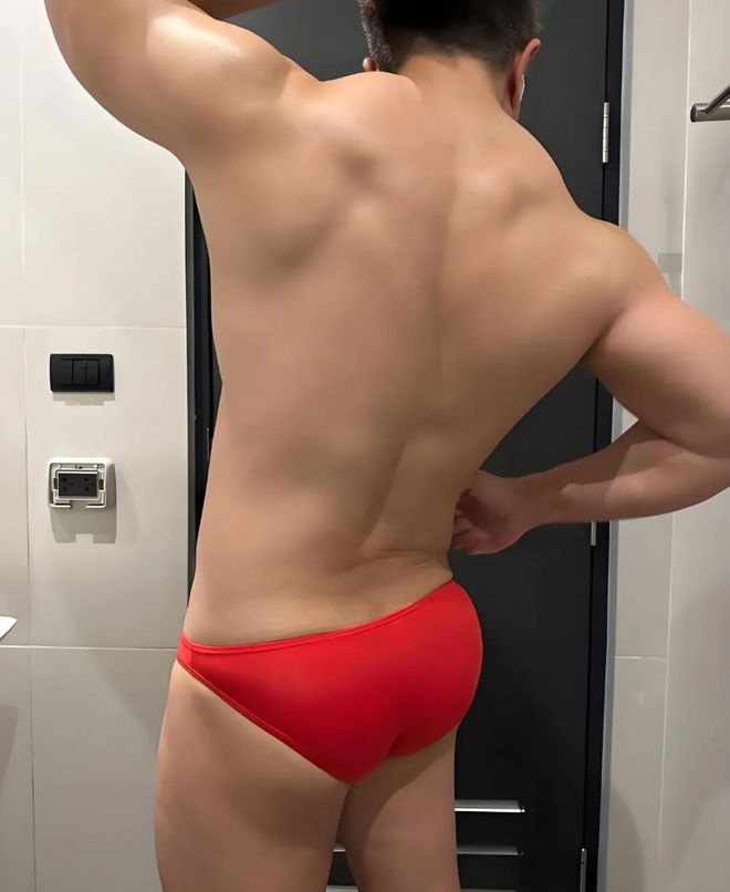 365体育（bet）：6个“臀+腿”训练动作强化你的下半身力量！(图1)