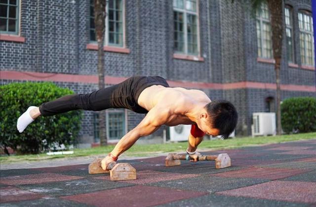 365体育（bet）：自己在家锻炼用什么健身器材比较合适呢？(图1)
