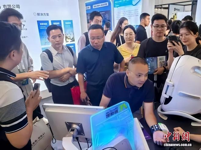 365体育唯一入口：回顾WAIC2025：万亿医健行业哪些企业将引领未来？(图10)