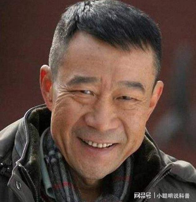 365体育唯一入口：李雪健抗癌25年坚持不懈朱媛媛离世引发关注。(图2)