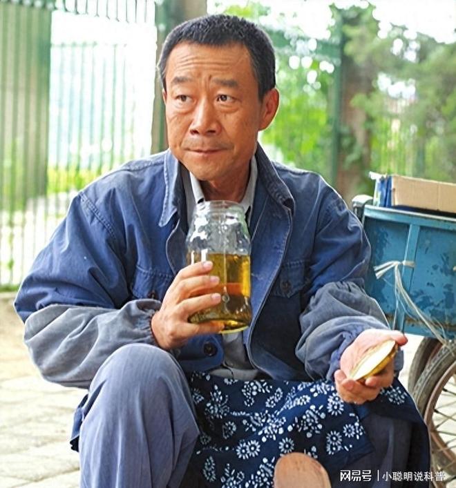 365体育唯一入口：李雪健抗癌25年坚持不懈朱媛媛离世引发关注。(图7)