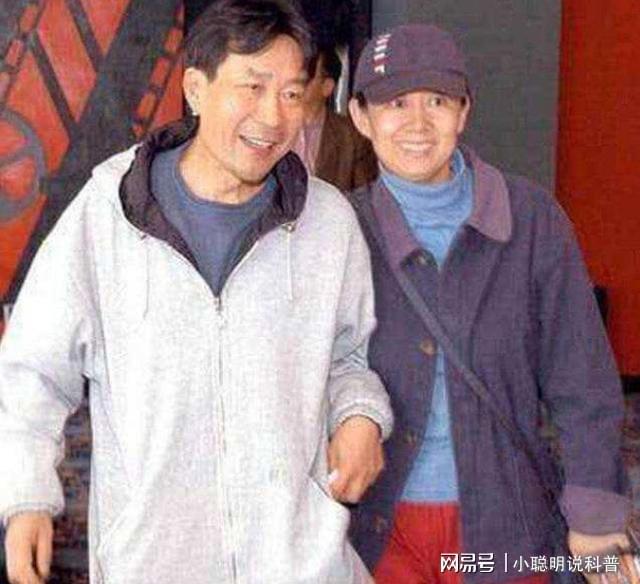 365体育唯一入口：李雪健抗癌25年坚持不懈朱媛媛离世引发关注。(图12)